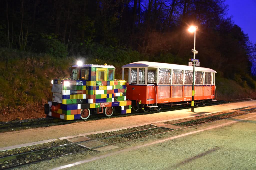 C50-es mozdony és kiskilátó kocsi